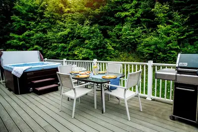 Image de FallTime Family VermonT Getaway - Hot Tub- Game Room- Fire Pit