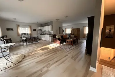 Image de 900 square foot Studio loft in Fairhaven