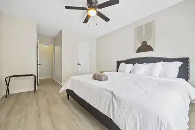 Image de Newly Remodeled Home By Truist Park/The Battery/Atl Braves Stadium