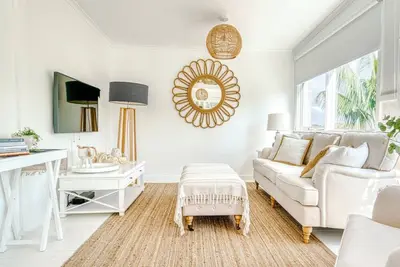 Image de Kipling House. Complete comfort, charm and style.