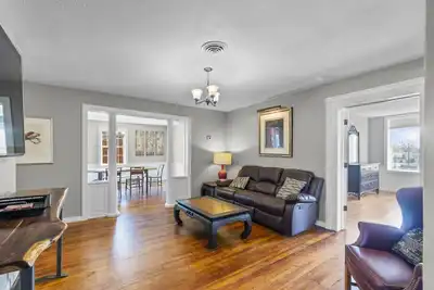 Image de Downtown 4br with 2 King Beds! Walking distance to Semo and the River Front.