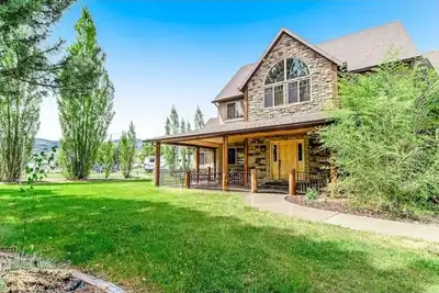 Image de Beautiful home located in the heart of Garden City.