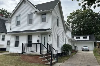 Image de Updated Lakewood hideaway with big screen Tv. Family friendly.