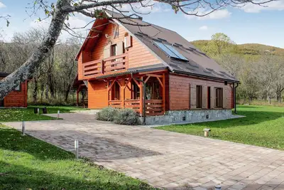 Image de Belle maison à Korenica avec sauna