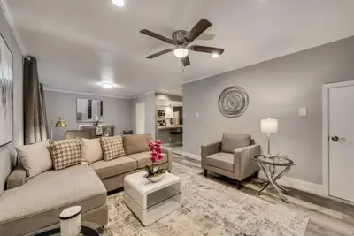 Image de 25% Off 4bd Exec. Condo, Six Flags - Grand Prairie
