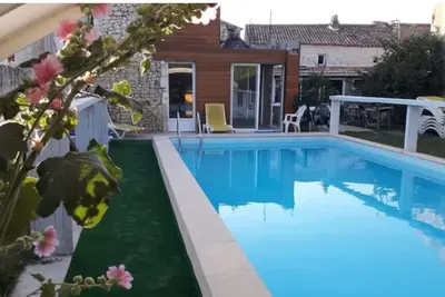 Image de Gîte de groupe, à la campagne avec piscine à 15 min de la mer
