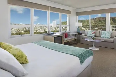Image de Your Home Away From Home! 3 Convenient Units, Pool, Pet-Friendly Property!