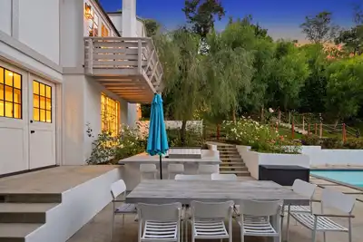 Image de The Wonderland Mansion｜Hollywood Hills Hideaway