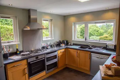Image de Enjoy a relaxing getaway with your family & friends in the Peak District.
