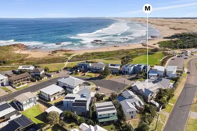 Image de Birubi Point House, 56 Ocean Ave - stunning water views, ducted air con
