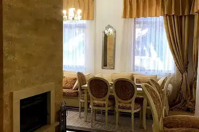 Image de The Golden Nest