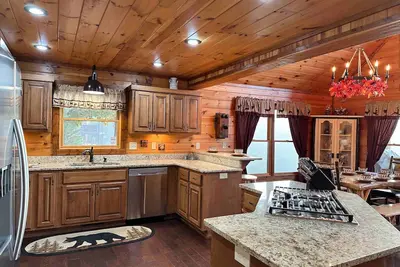 Image de Mountain Views-Hot Tub-Games-Smores-Crystal Sky\n