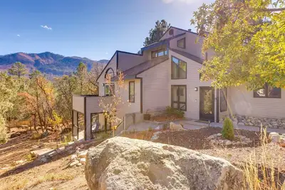 Image de Stunning Durango Retreat w/ Decks & Fireplace!