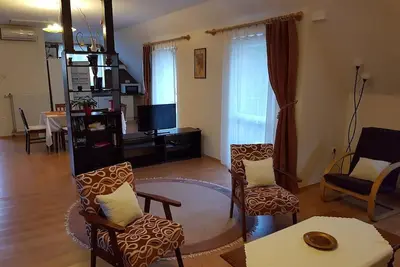 Image de In Ungarn, Bad HĂ©vĂz, Fam. Ferienwohnung mit Garten, AuĂźenpool, Sauna, Whirlpool