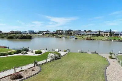 Image de Waterfront Britannia; A perfect getaway to remember!