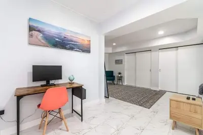 Image de Modern 2br | Wifi | Kitchen | W/D | 5 min to beach\n\n