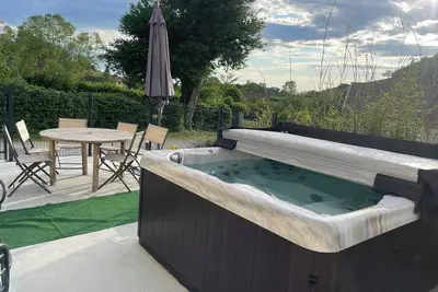 Image de Gîte des 5 cépages avec jacuzzi***