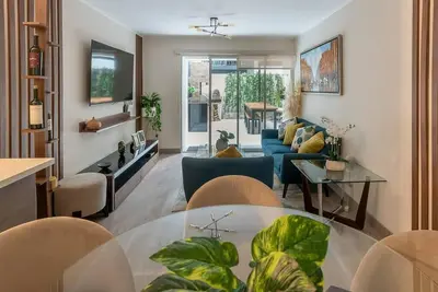 Image de Syl's New Spacious Patio Pad