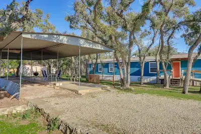 Image de Pet-Friendly Canyon Lake Home ~ 3 Mi to Water!