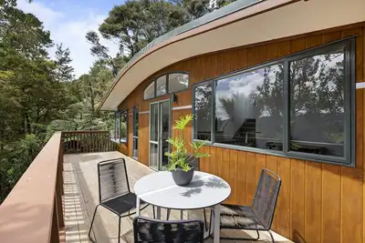 Image de Sunny, Sheltered And Minutes From The Beach