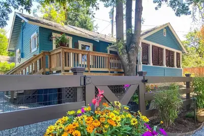 Image de Campus Cottage 2 Bed 1 Bath on Walnut Alley