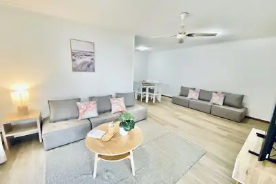 Image de Oceanside Pad - 2 bedrooms - Sleeps 6 - Walk to Beach - Pet Friendly