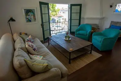 Image de Gorgeous Spanish Style Two Bedroom Charmer located in the heart of Belmont Shore