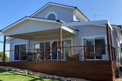 Image de The Loft is everything you want for a luxury time away walking distance to beach