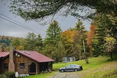 Image de Cozy Vermont Log Cabin. Wilderness, Pet Friendly!
