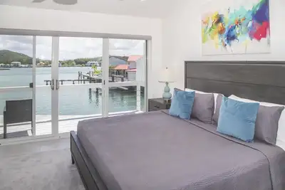 Image de 232e South Finger, Waterfront Villa, Jolly Harbour