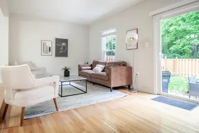 Image de Clean Fairfax 3br w/ W/D, close to Nationals Park, by Blueground