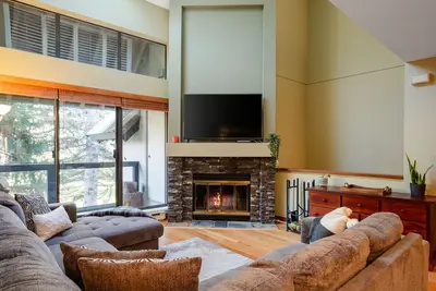 Image de 3br Cozy Townhome | Short Walk to Ski In/Out | Free Parking