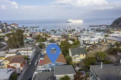 Image de Updated 2 bedroom unit with Ocean Views!