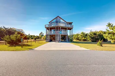 Image de Home across from the beach with grill, pool access, & decks - dog-friendly