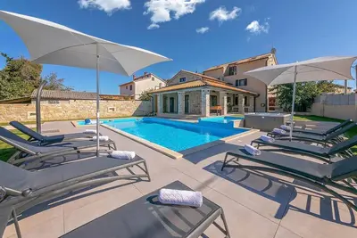 Image de Superbe maison à Porec avec sauna