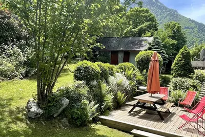 Image de Bergerie rénovée dans l'esprit chalet, à l'entrée du village de Cauterets