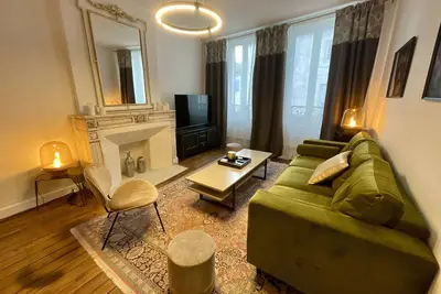 Image de Maison de Ville de caractère avec terrasse, \"L'Aparté \".