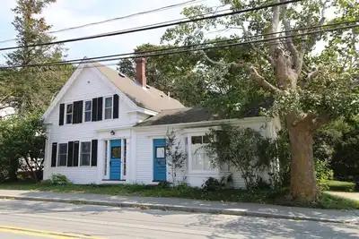 Image de Cape Cod Gem With Accessibility To Down Town Main Street (2347)