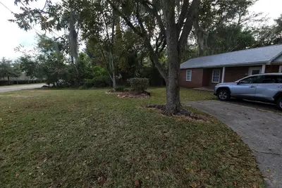 Image de 126-House (10br): a renovated duplex near Fsu
