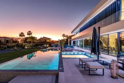 Image de Modern Mega Home with Pool Close to Algarve Beaches