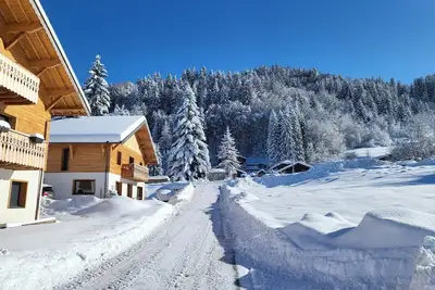 Image de \"Mi Neige\" Appartement Neuf Ă la Montagne, Grande Terrasse, au Rdc D'un Chalet