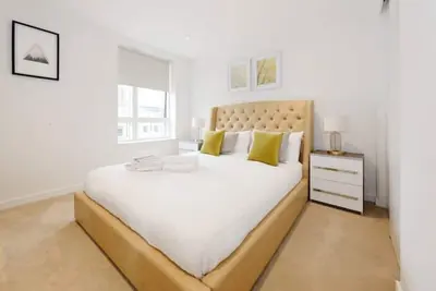 Image de Deluxe One-Bedroom Kew Gardens