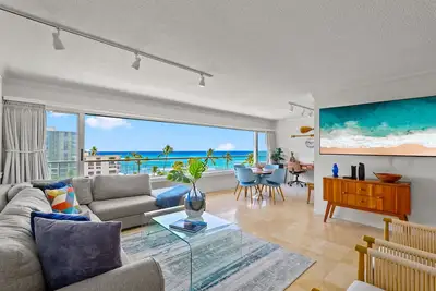 Image de Colony Surf Getaway: Elegant Condo, Designer Touches &Amazing Diamond Head Views
