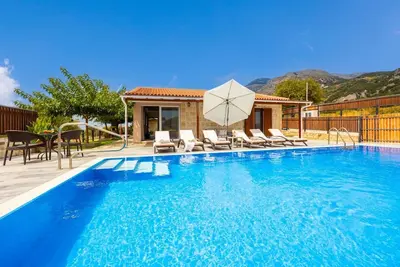 Image de Villa Reggina - Deux Chambres Villa, Couchages 4
