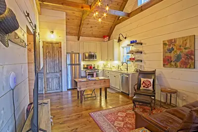 Image de Vineyard Waterfall Cabin+Free Tasting  on Turkey Creek