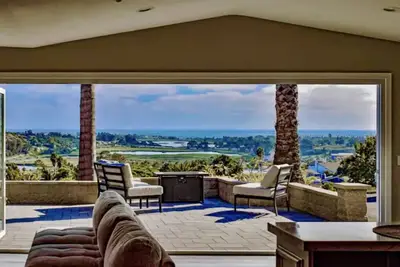 Image de Ocean View Poolside Retreat\n