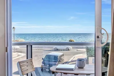 Image de The Beach Pad Breezy Bohemian Oceanfront Oasis