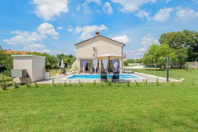 Image de Beautiful vacation home for exclusive use with a private pool.