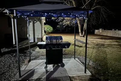 Image de Relaxing and Cozy Ranch Style Home, private hot tub, pet friendly