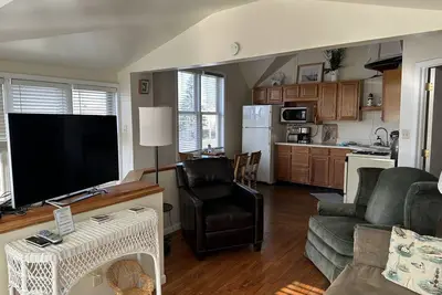 Image de Jimmy's Beach House \"C\" - Just one block from Ludington's city beach.